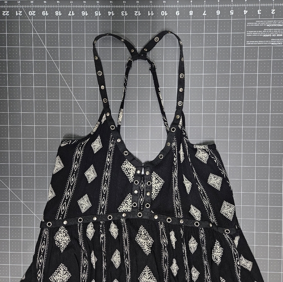 Amuse Society Ashby Dress Black and White Print Flowy Festival Grommets - Picture 11 of 15